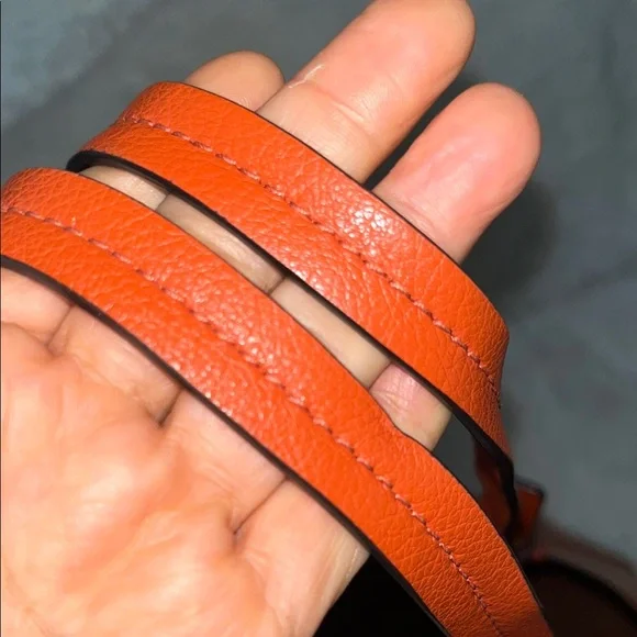 Michael Kors Tan Leather Tote Versatile and Timeless - Picture 4 of 5